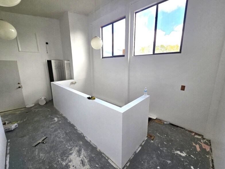 More Photos Of 5800-5820 N University Dr, Fort Lauderdale Storefront Retail Office For Lease