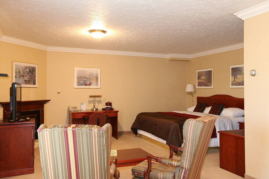 More Photos Of 8500 Road 164, Listowel Hotel For Sale