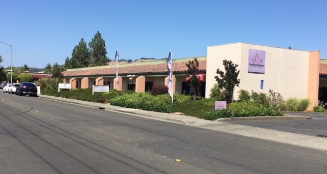More Photos Of 3450 Airway Dr, Santa Rosa Showroom For Lease