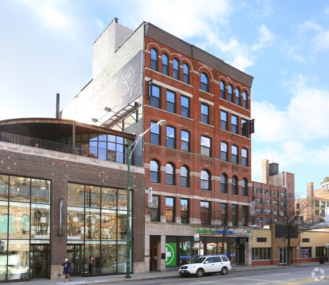 More Photos Of 219 W Chicago Ave, Chicago Loft Creative Space For Lease