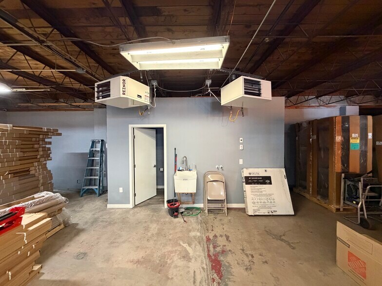 More Photos Of 233 E 5th St, Reno Flex For Lease