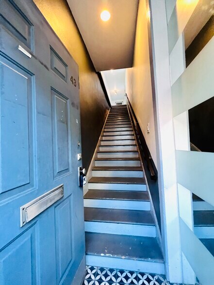 More Photos Of 43 E Colorado Blvd, Pasadena Restaurant For Sale