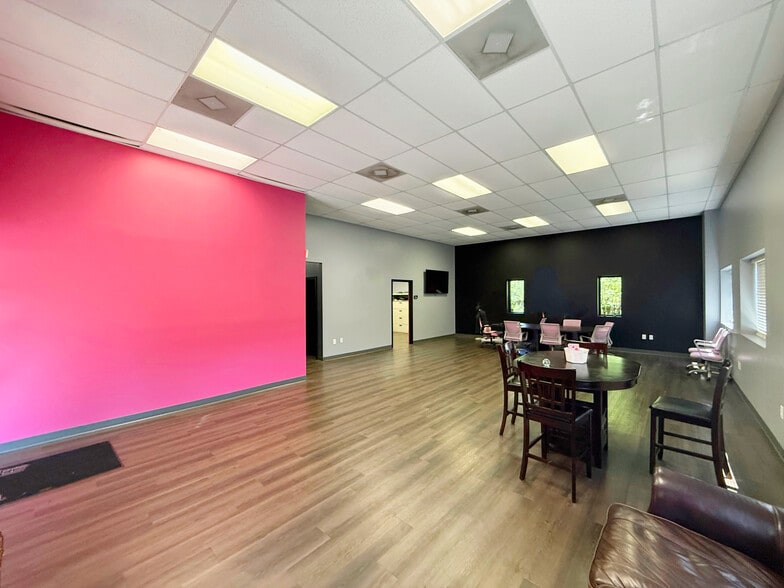 More Photos Of 213 College Park Rd, Ladson Flex For Lease