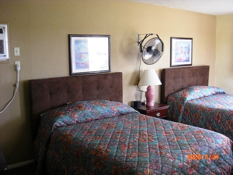 More Photos Of 1720 S Grand Ave, Cherokee Hotel For Sale
