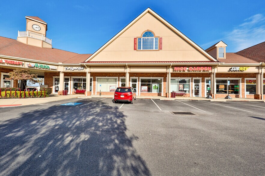 More Photos Of 850 Golden Dr, Blandon Unknown For Lease