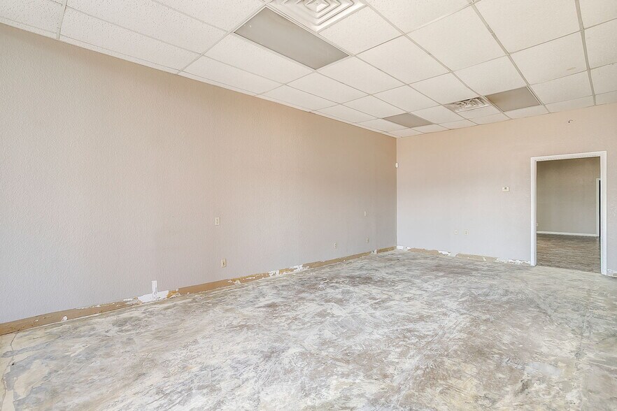 More Photos Of 401 S Jim Wright Fwy, Fort Worth Unknown For Lease