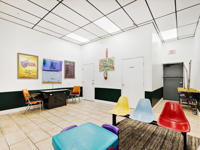 More Photos Of 2203-2215 Gus Thomasson Rd, Dallas Freestanding For Lease