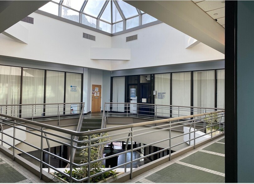 More Photos Of 466 Main St, New Rochelle Medical For Lease