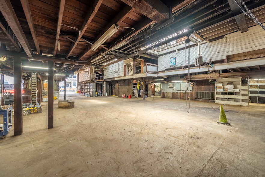 More Photos Of 4332 33rd St, Long Island City Industrial For Sale