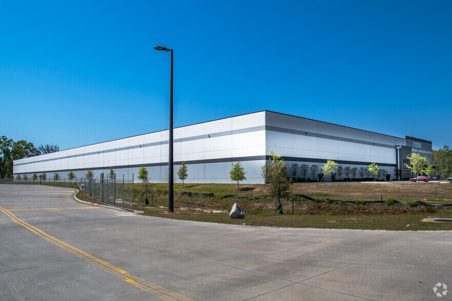 More Photos Of 8 Sonny Perdue Dr, Garden City Distribution For Lease