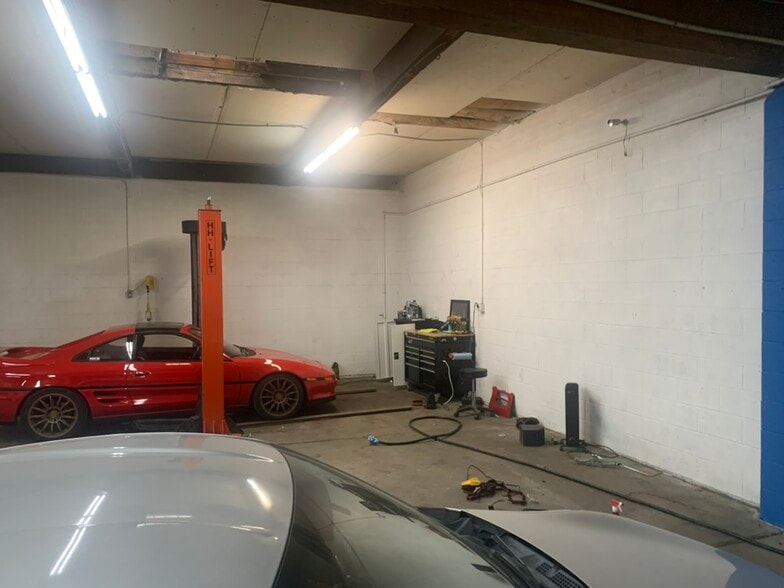 More Photos Of 350 W 1600 S, Salt Lake City Auto Repair For Sale