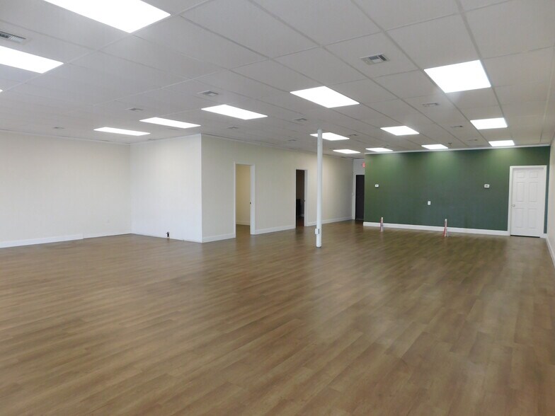 More Photos Of Rockledge Plaza, Rockledge Office For Sale