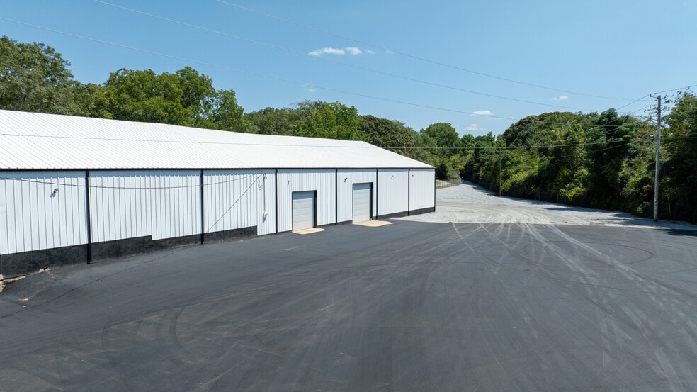 More Photos Of 5 Haynie St, Newnan Warehouse For Lease