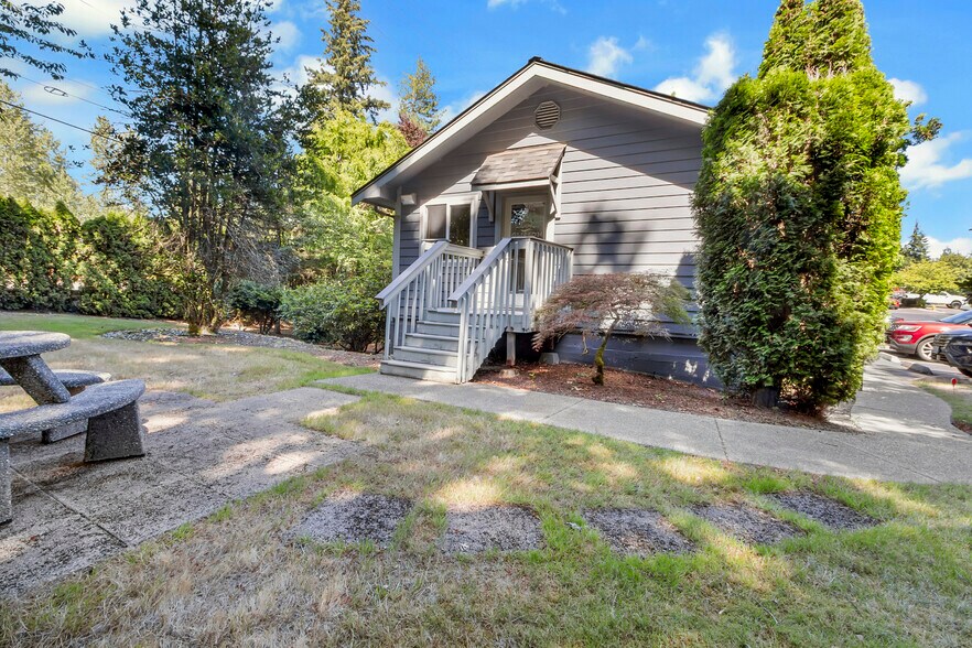 More Photos Of 104 Tremont Ave, Port Orchard Medical For Sale