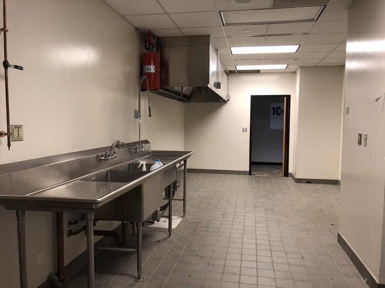 More Photos Of 101 Yorkshire Blvd, Lexington Office For Sale