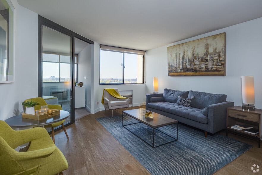 More Photos Of 2623-2627 N Clark St, Chicago Apartments For Sale