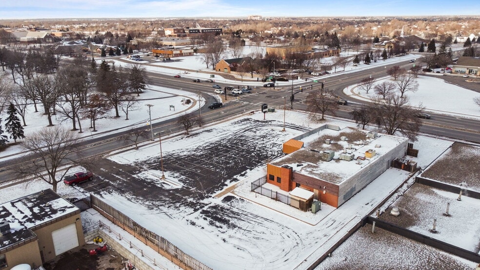 More Photos Of 8432 Noble Ave, Minneapolis Bar For Sale