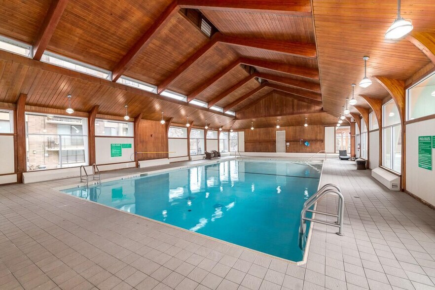 More Photos Of 2105 90 Av SW, Calgary Apartments For Lease