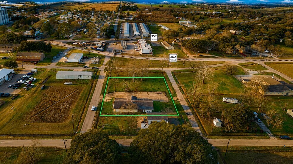 More Photos Of 4206 2nd 1/2 St, Brookshire Office For Sale