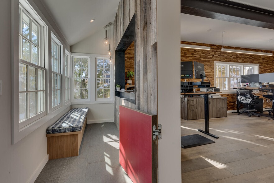 More Photos Of 10270 Donner Pass Rd, Truckee Office For Lease