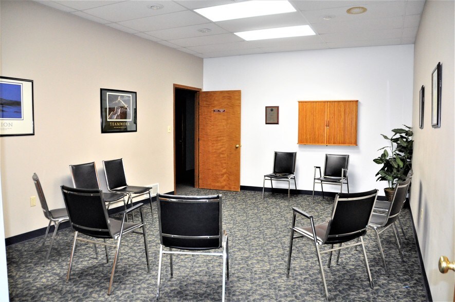 More Photos Of 1-19 E Pleasant St, Springfield Medical For Sale