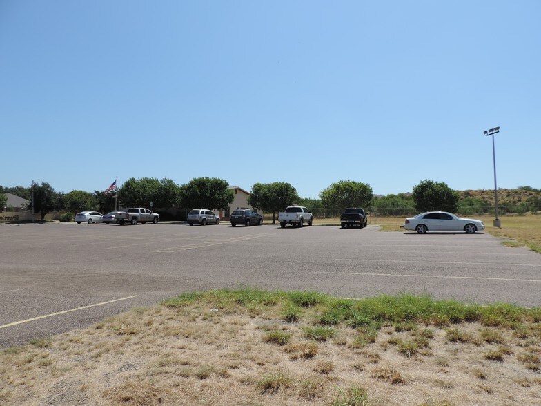 More Photos Of 5119 Fairfield Dr, Laredo Restaurant For Lease