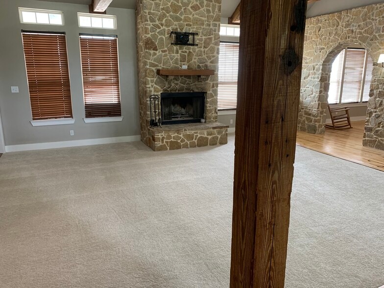 More Photos Of 5518 County Road 126, McKinney Office Residential For Lease