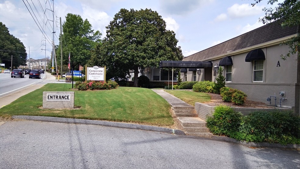 More Photos Of 4651 Roswell Rd NE, Atlanta Office Residential For Lease