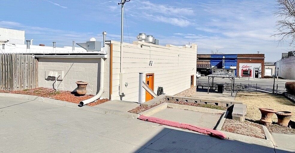 More Photos Of 8508-8510 N 30th St, Omaha Restaurant For Sale