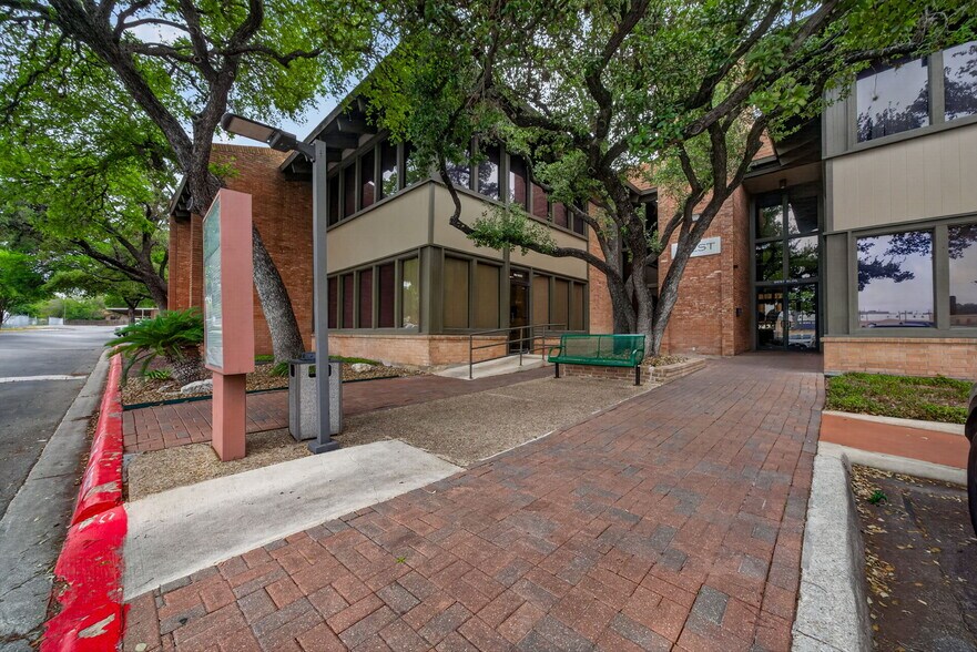 More Photos Of 6800 Park Ten Blvd, San Antonio Unknown For Lease
