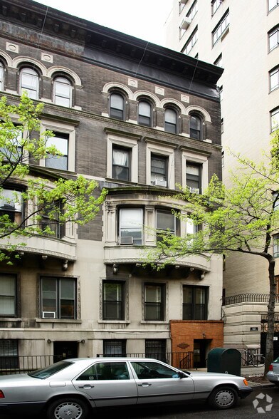 Primary Photo Of 346 W 87TH St, New York Apartments For Sale