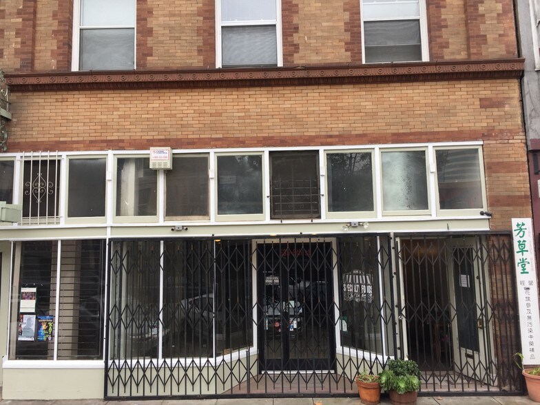 More Photos Of 531-537 8th St, Oakland Storefront Retail Residential For Lease