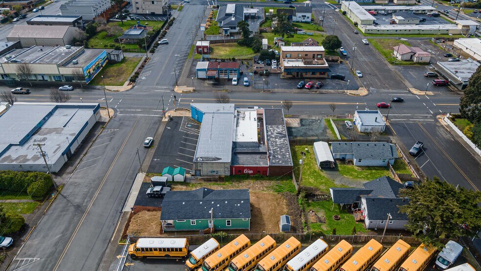More Photos Of 562 Newmark St, Coos Bay Storefront For Sale