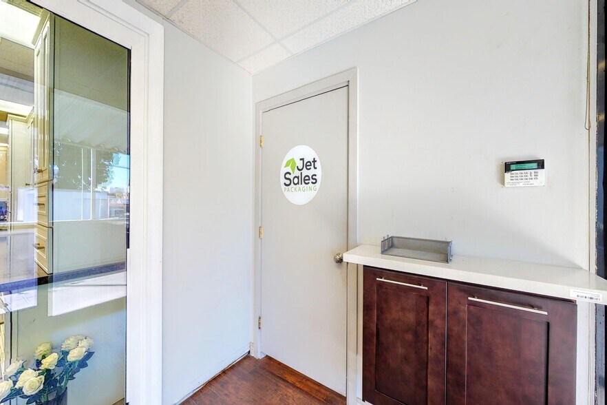 More Photos Of 7305 Paramount Blvd, Pico Rivera Industrial For Sale