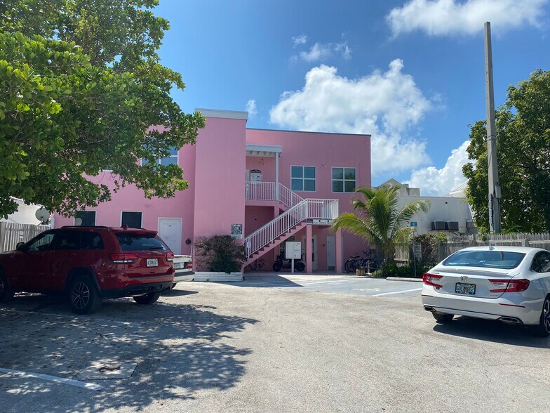 More Photos Of 626 Josephine Parker Dr, Key West Loft Creative Space For Lease