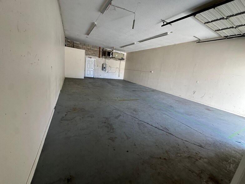 More Photos Of 750 Wylly Ave, Sanford Industrial For Sale