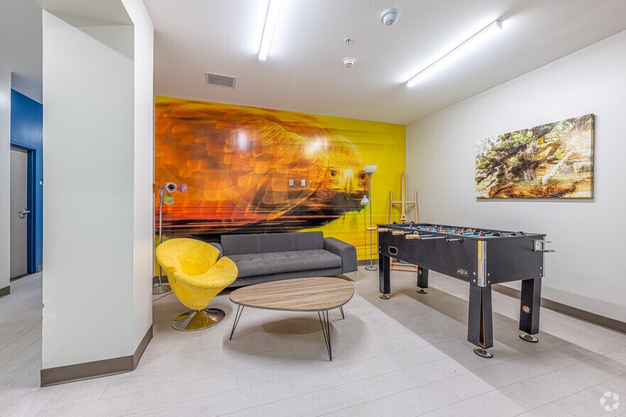 More Photos Of 522 E Railroad St, Long Beach Apartments For Sale