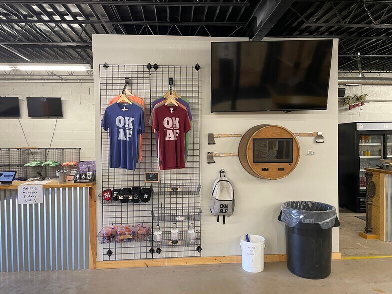 More Photos Of 938 N Flood Ave, Norman General Retail For Sale