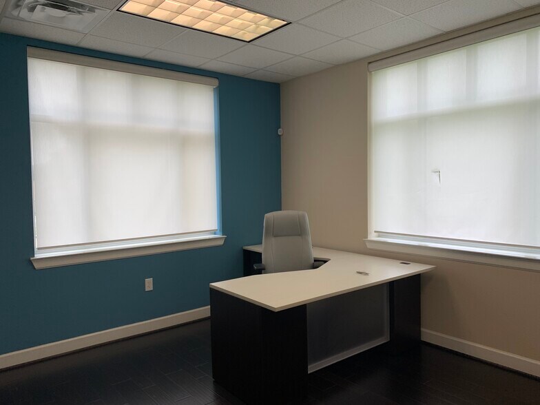 More Photos Of 440 Cobia Dr, Katy Unknown For Lease