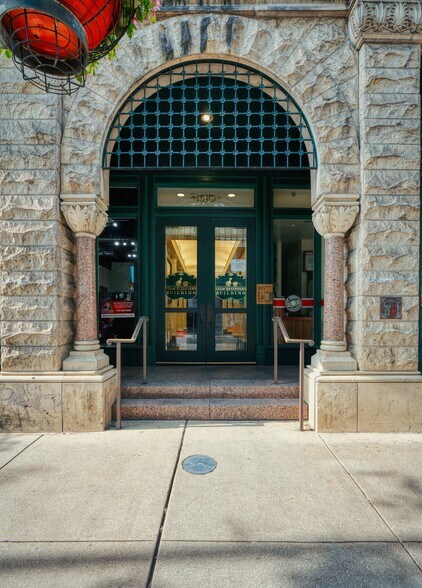 More Photos Of 309 E Commerce St, San Antonio Office For Lease