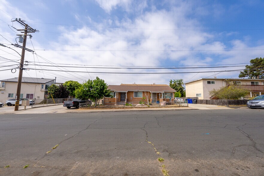 More Photos Of 6736-6740 Kelly St, San Diego Apartments For Sale