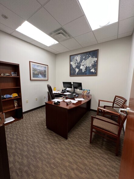 More Photos Of 3930 Western Ave, Knoxville Office For Sale