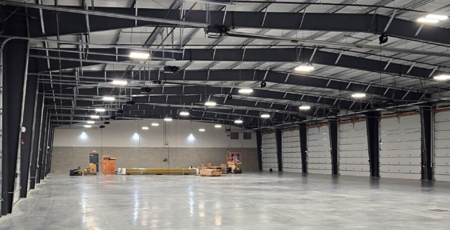 More Photos Of 4180 Congress Pky, Richfield Industrial For Lease