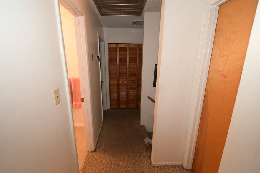 More Photos Of 2101 S Goldenrod Rd, Orlando Storefront For Sale