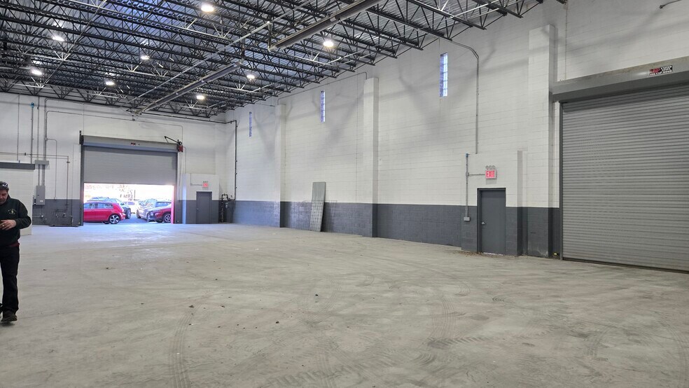 More Photos Of 1330-1332 E Bay Ave, Bronx Industrial For Lease