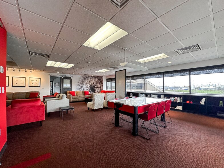 More Photos Of 8902 Airport Dr, Fort Wayne Office For Lease