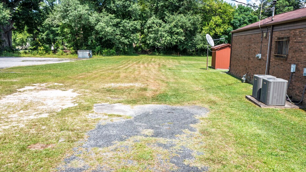 More Photos Of 48 Jones Mill Rd, Woodbury Office For Sale