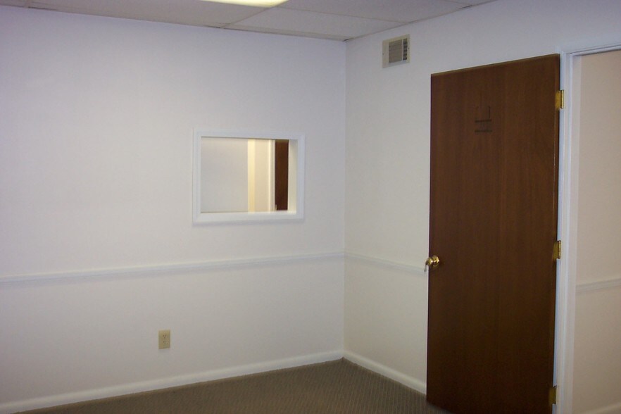 More Photos Of 2175 Highpoint Rd, Snellville Coworking Space
