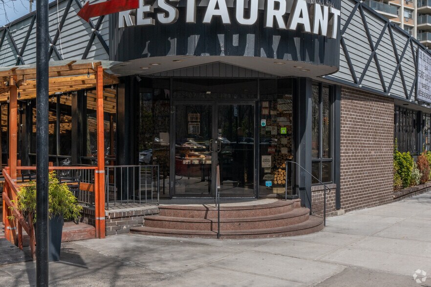 More Photos Of 220 Cadman Plz W, Brooklyn General Retail For Sale