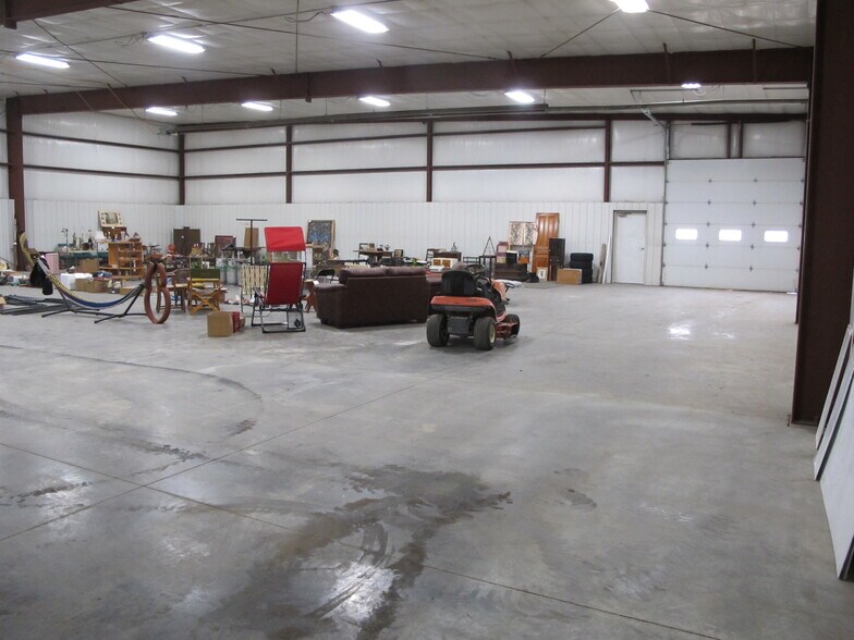 More Photos Of 713 E Main St, Waukon Manufacturing For Sale